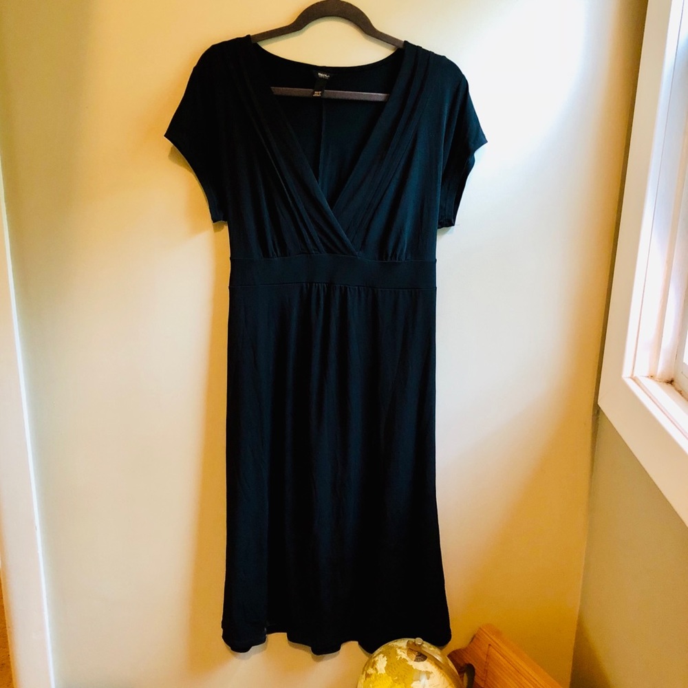 Black short sleeve dress